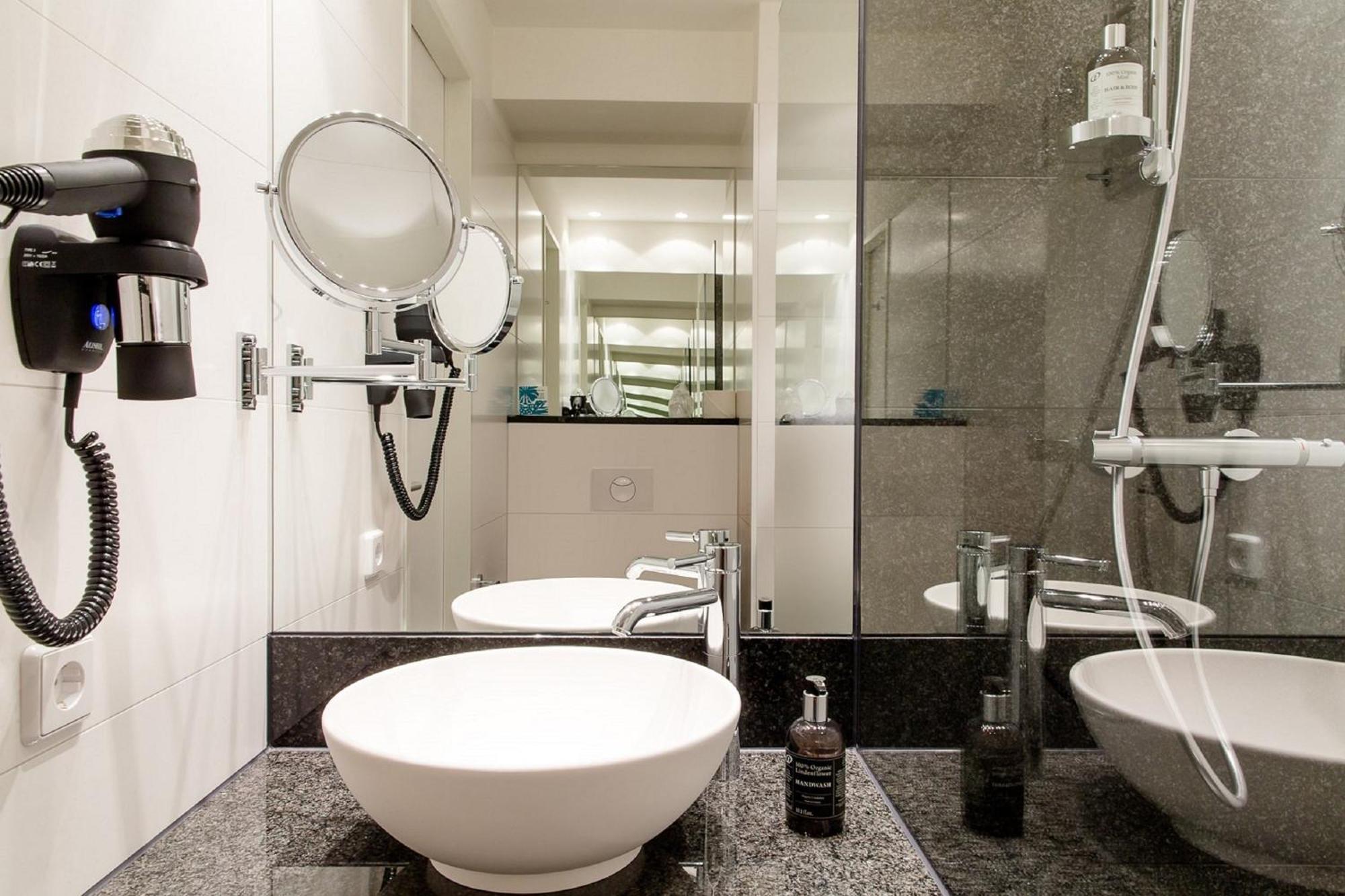 Motel One อาเคิน ภายนอก รูปภาพ
