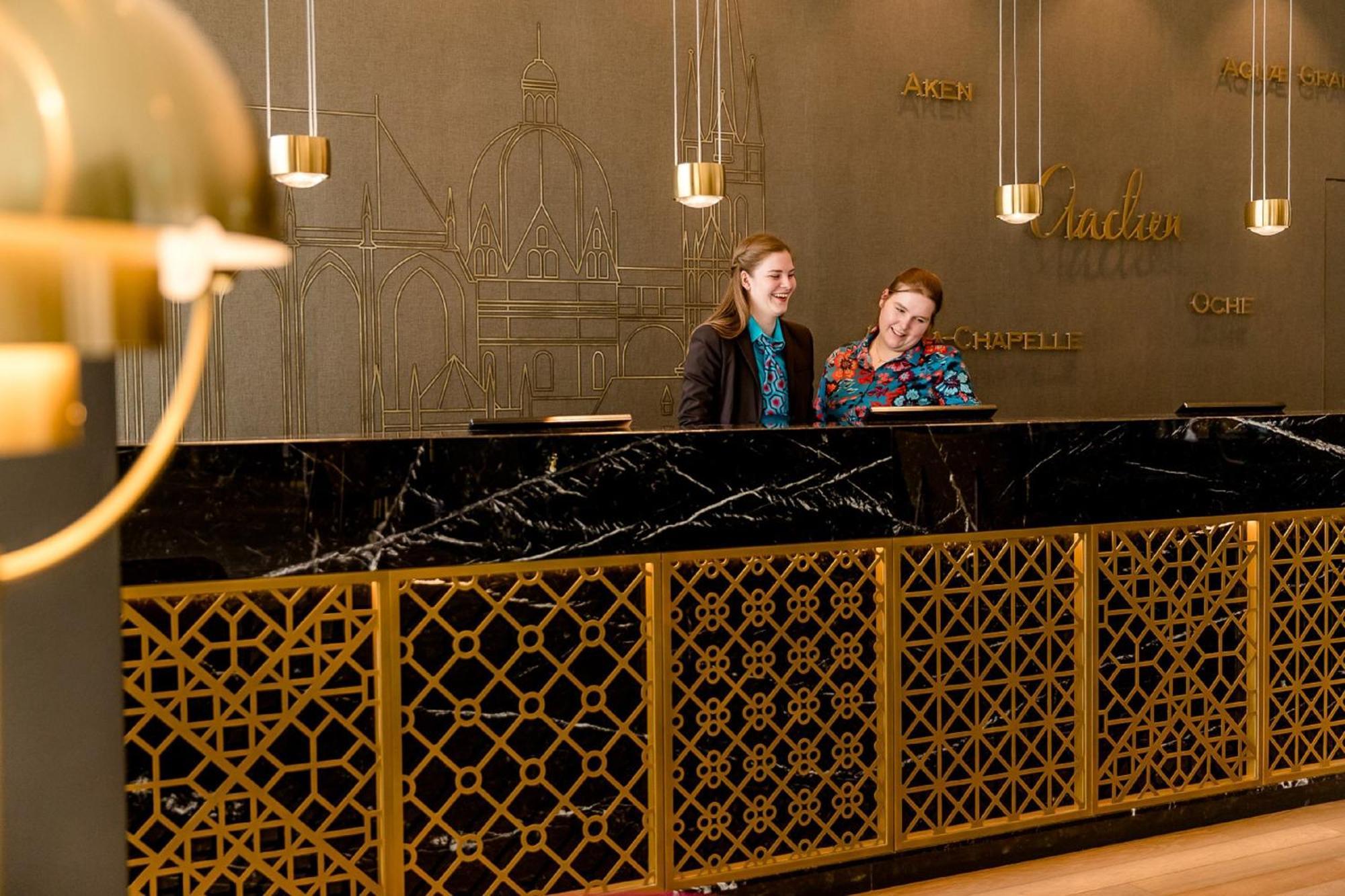 Motel One อาเคิน ภายนอก รูปภาพ